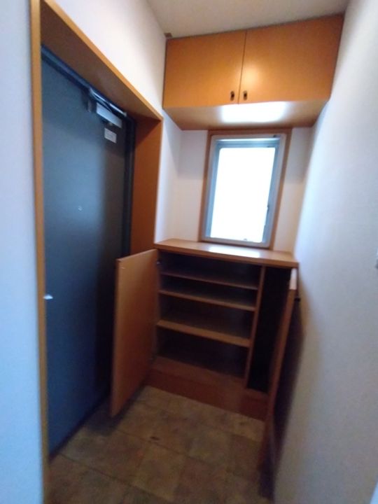 シャンドローズの玄関