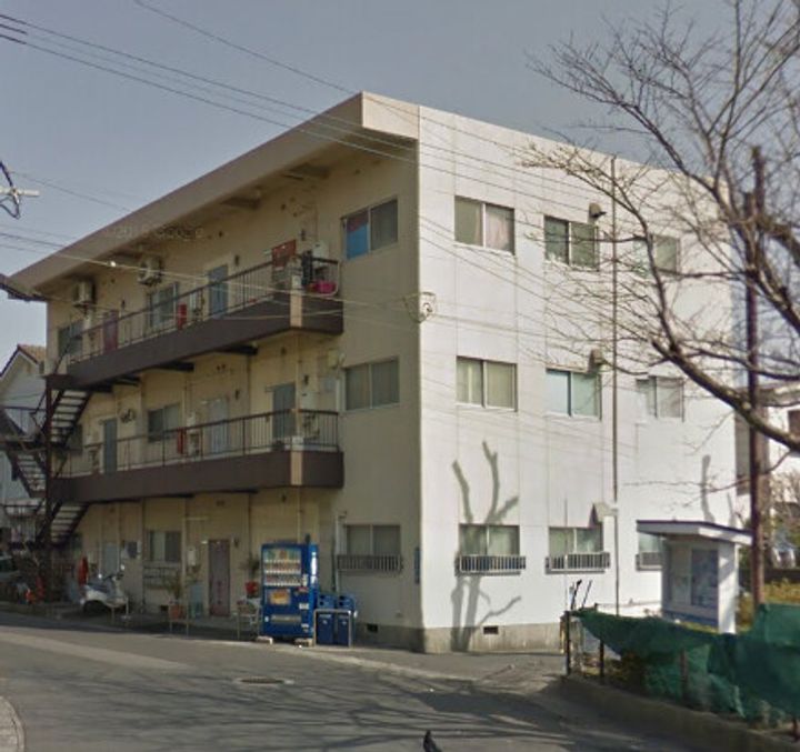 平和マンションの外観