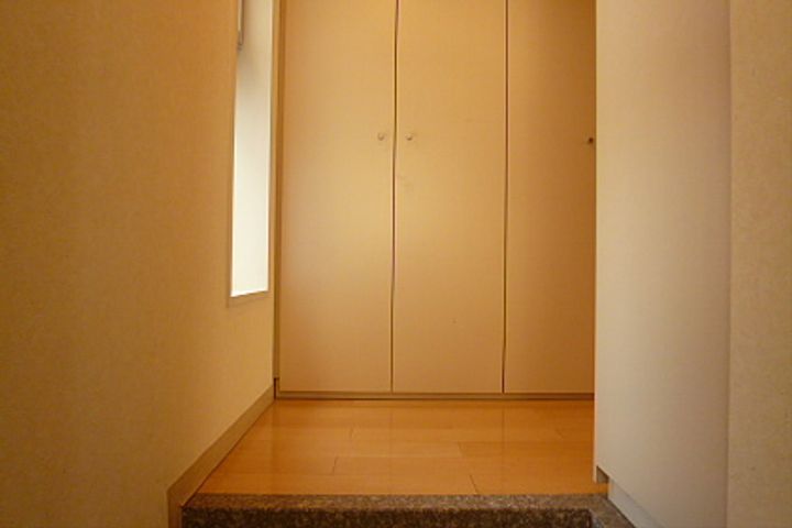 グレースコート府中の玄関