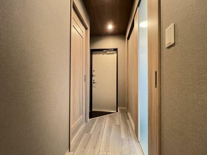 シュプリームサンシャインの玄関