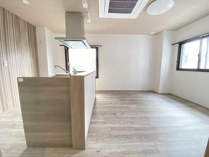 シュプリームサンシャインの居間