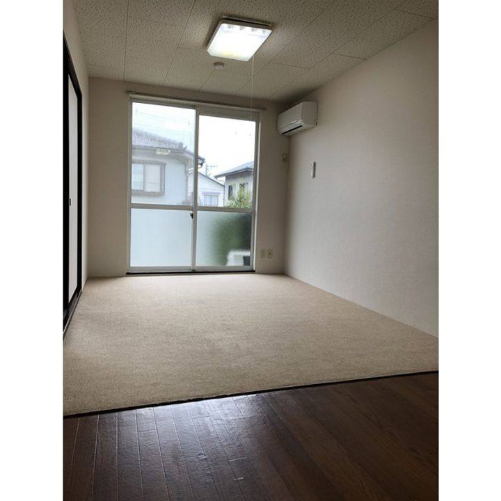 ネオパルスの居間