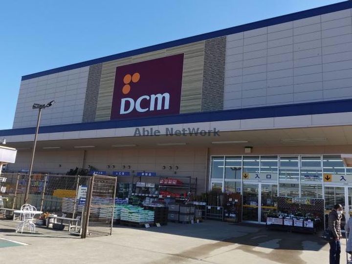 モア メゾンの周辺