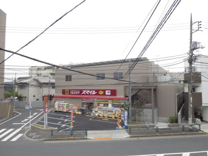 グランデュールの周辺