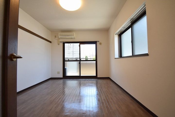 ジュネスヤマカの内装