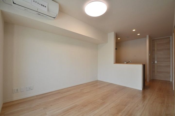 メゾンエレガンスの居間