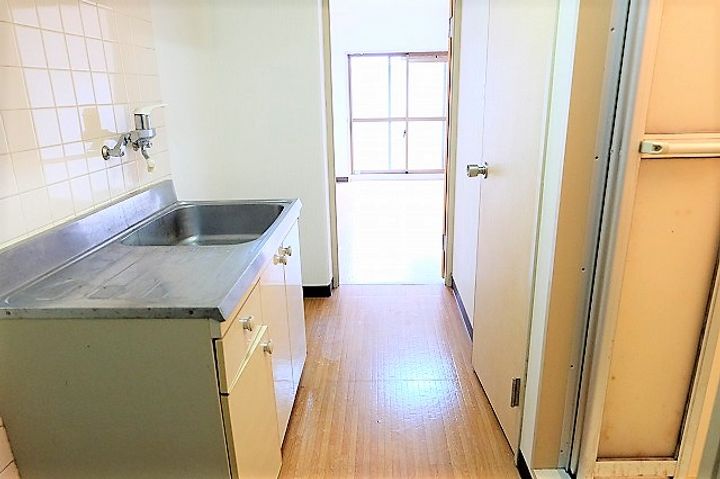 東京都福生市大字熊川(マンション)の賃貸物件の玄関