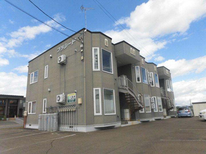 プラシードの外観