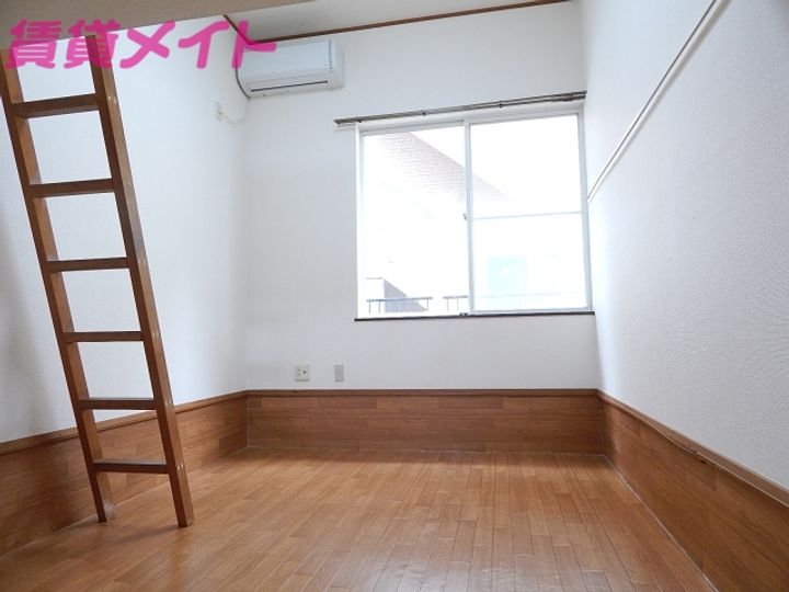 ジアルフィーの居間