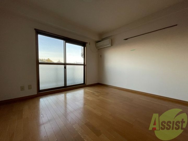 イーグルハイツ南光台の居間