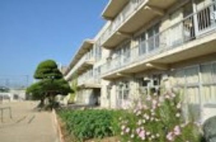 メラヴィリア西町の周辺