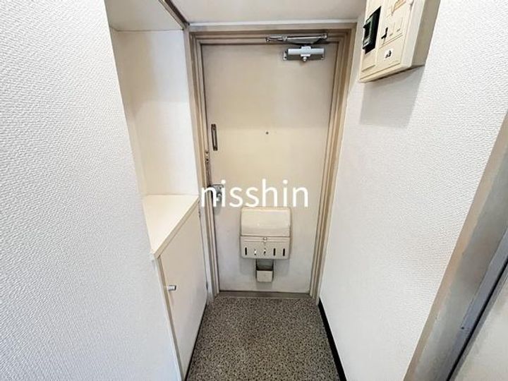 九段フラワーホームの玄関