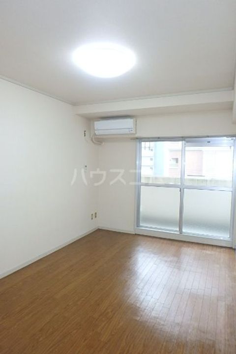 KMハイツの居間