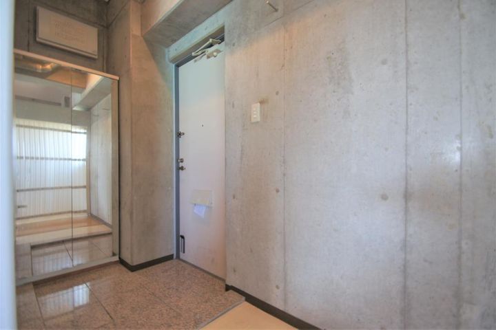 宮城県仙台市宮城野区幸町3(マンション)の賃貸物件の玄関