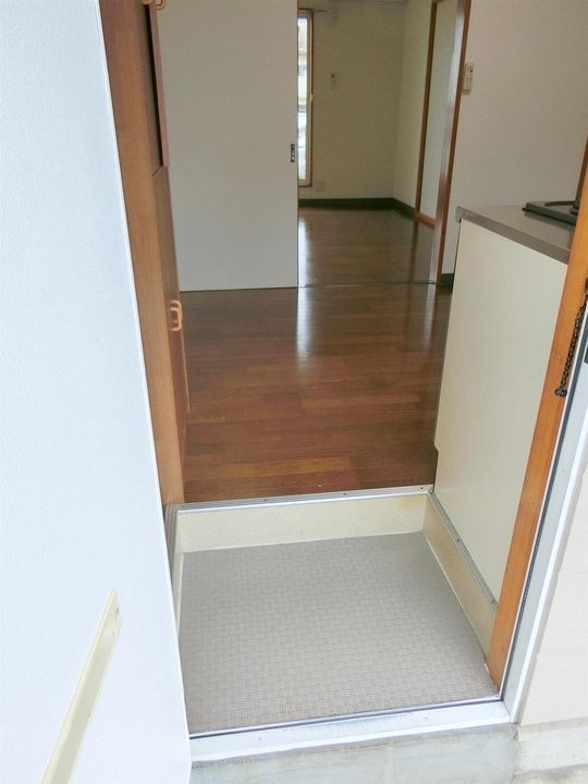 わかばコーポの玄関