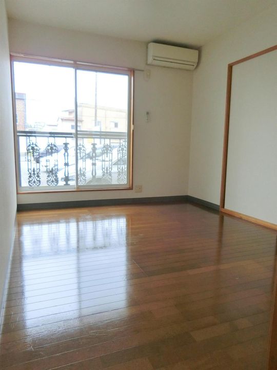 わかばコーポの居間