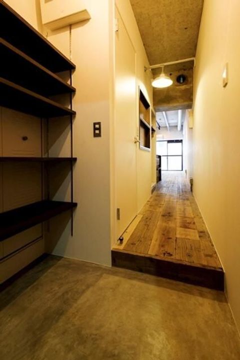 東京都新宿区住吉町(マンション)の賃貸物件の玄関