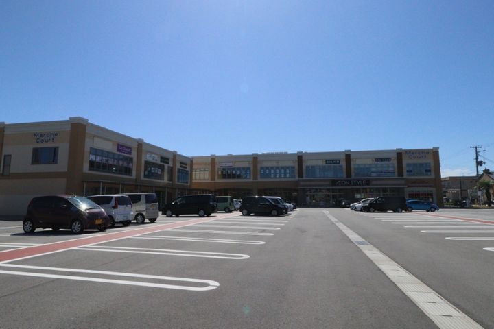 BUENA上所の周辺