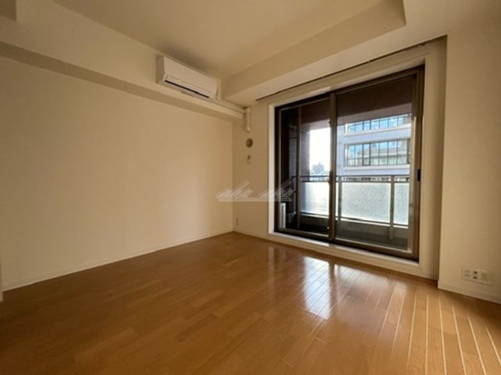 神奈川県横浜市中区日本大通(マンション)の賃貸物件の居間