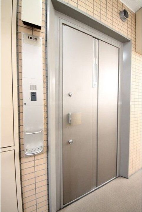 グランスイート銀座レスティモナークの玄関