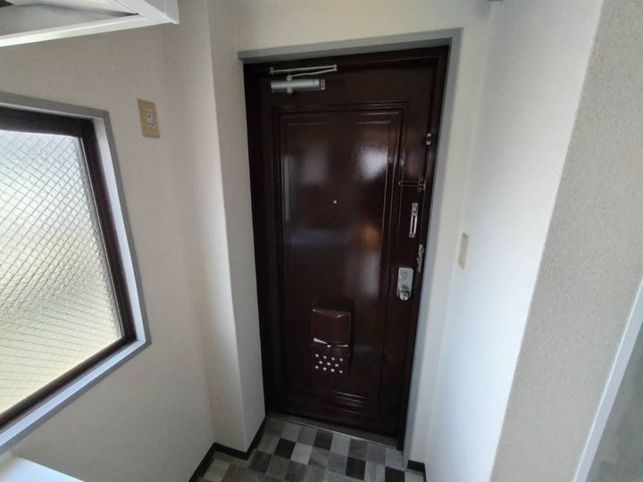 MJメゾン下小阪の玄関