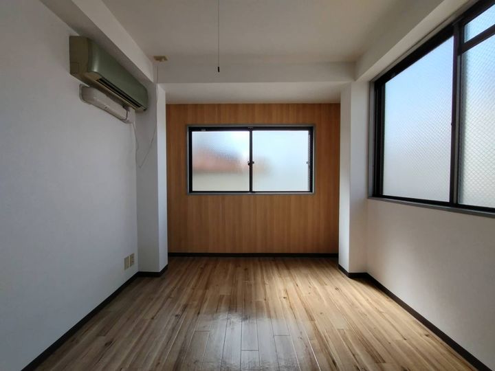 MJメゾン下小阪の居間