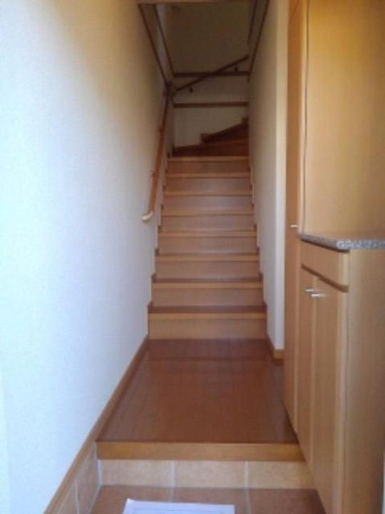 新潟県五泉市船越(アパート)の賃貸物件の玄関