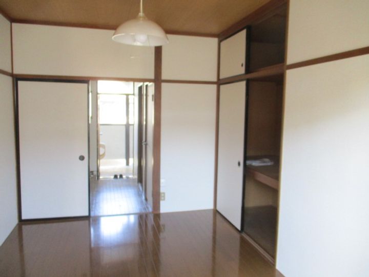 サンコーポエンドーの居間