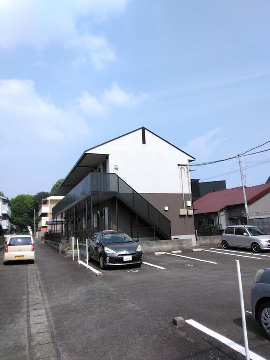 ファミール大江の外観