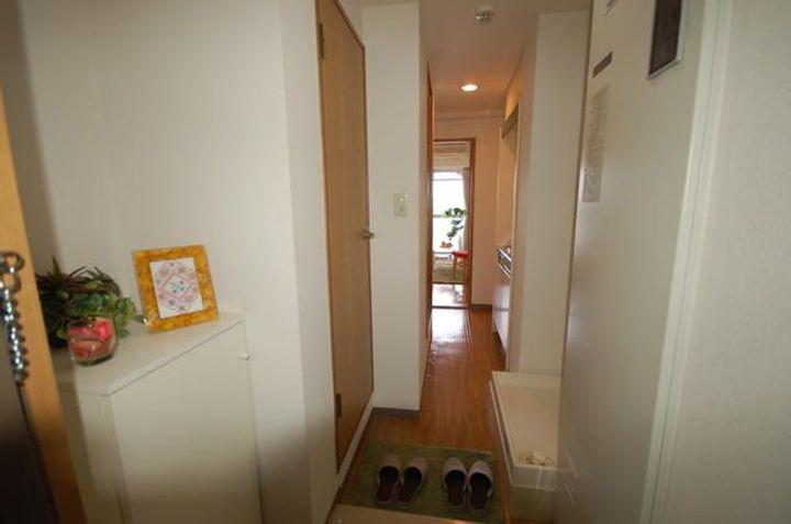 芝コーポ三号館の玄関