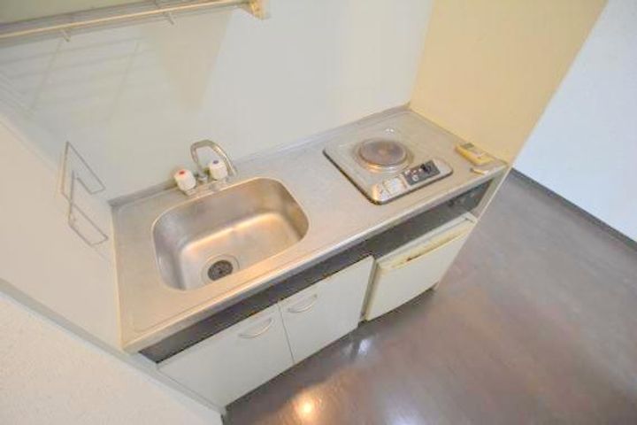 エイチ・ツー・オー新町Iのキッチン