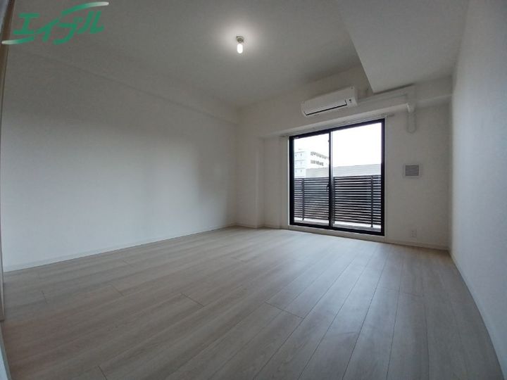 S-RESIDENCE四日市安島aloggioの居間