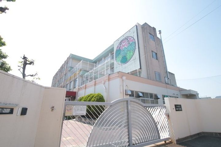 プランドールナカムラの周辺