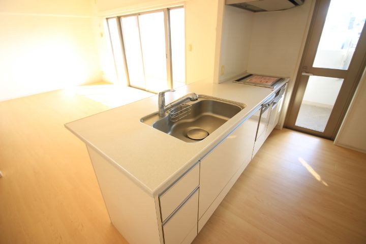 ウェルリバービュー天神のキッチン