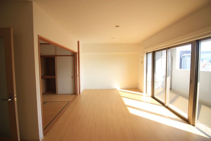 ウェルリバービュー天神の内装