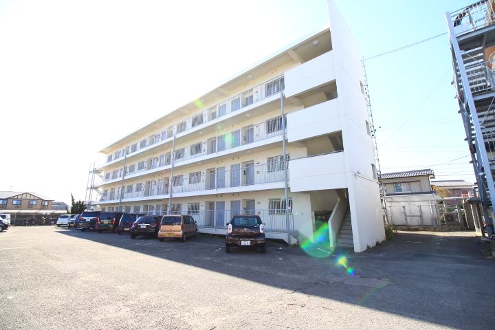 第1サニーハイツの外観
