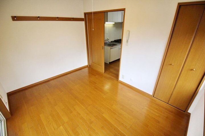 クレセントハイツの居間