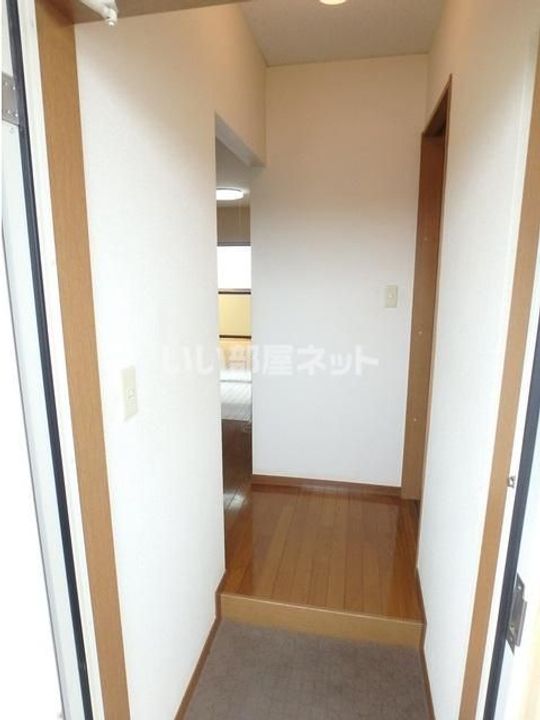 群馬県伊勢崎市豊城町(アパート)の賃貸物件の玄関