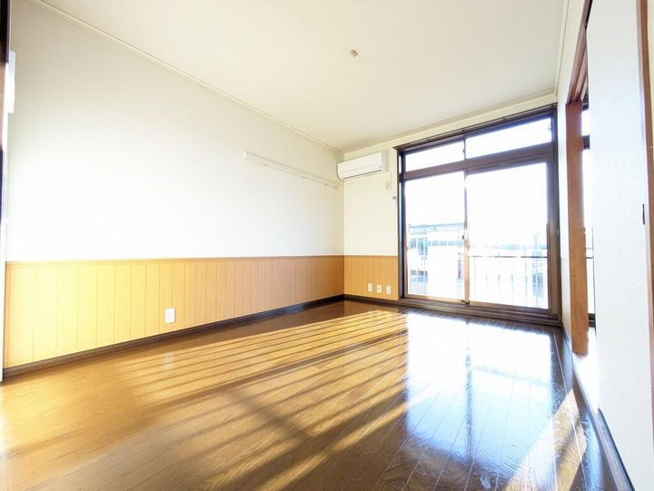 コガハイム A棟の居間
