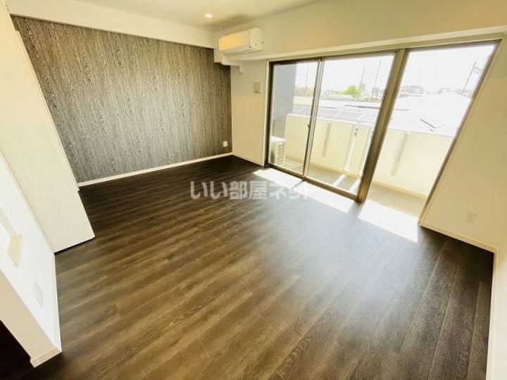 C.peace 1948の居間