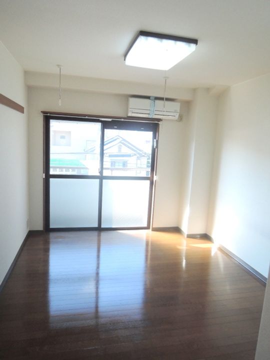 シーダヴィレッジの居間