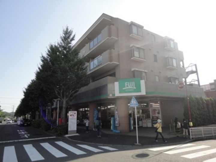 MEDELLEの周辺