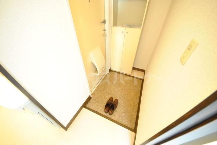 フレグランス千代田の玄関