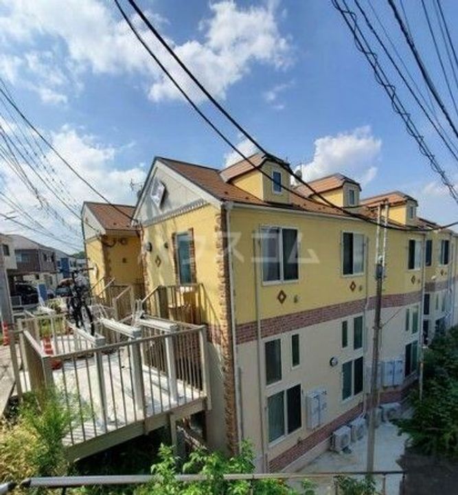 ユナイト新子安サンマルタンの外観