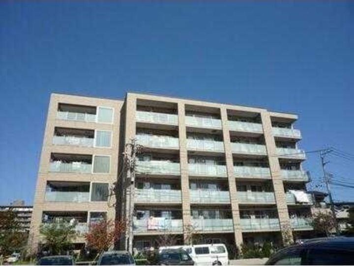 クール・ドゥ・サンセールの外観