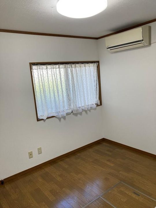 神奈川県横浜市旭区今宿南町(一戸建)の賃貸物件の居間