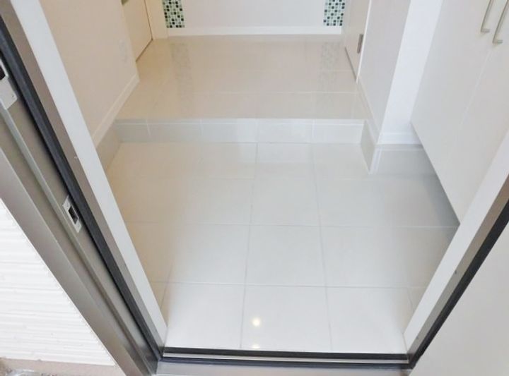 リンジュドゥプリムEの玄関