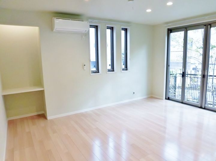 リンジュドゥプリムEの居間