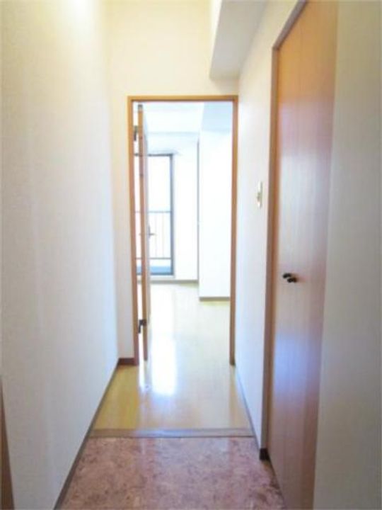 アーバンコート淵野辺壱番館の玄関