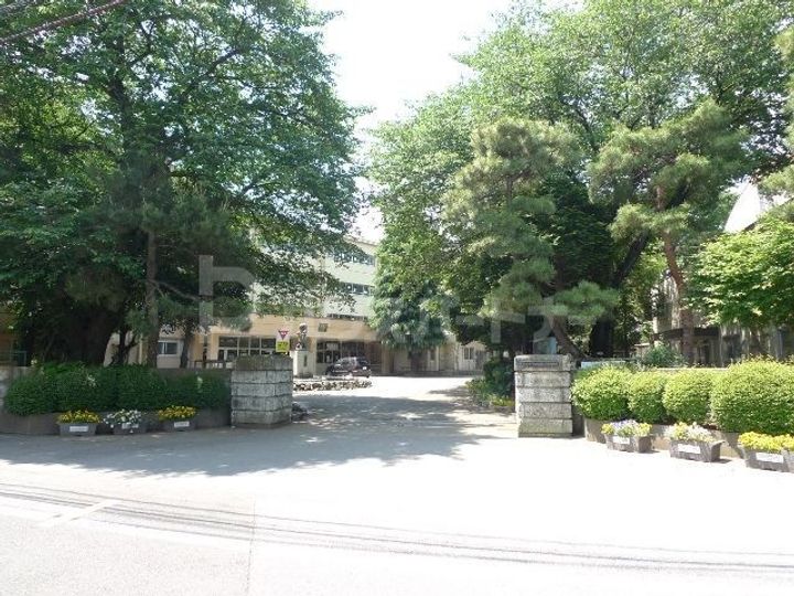 プレミアメゾンの周辺